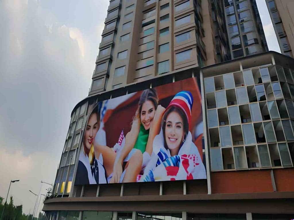 Why Choose an Outdoor LED Screen?