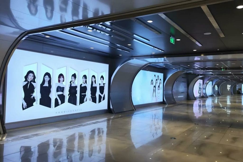 Types of Subway LED Advertising Screens